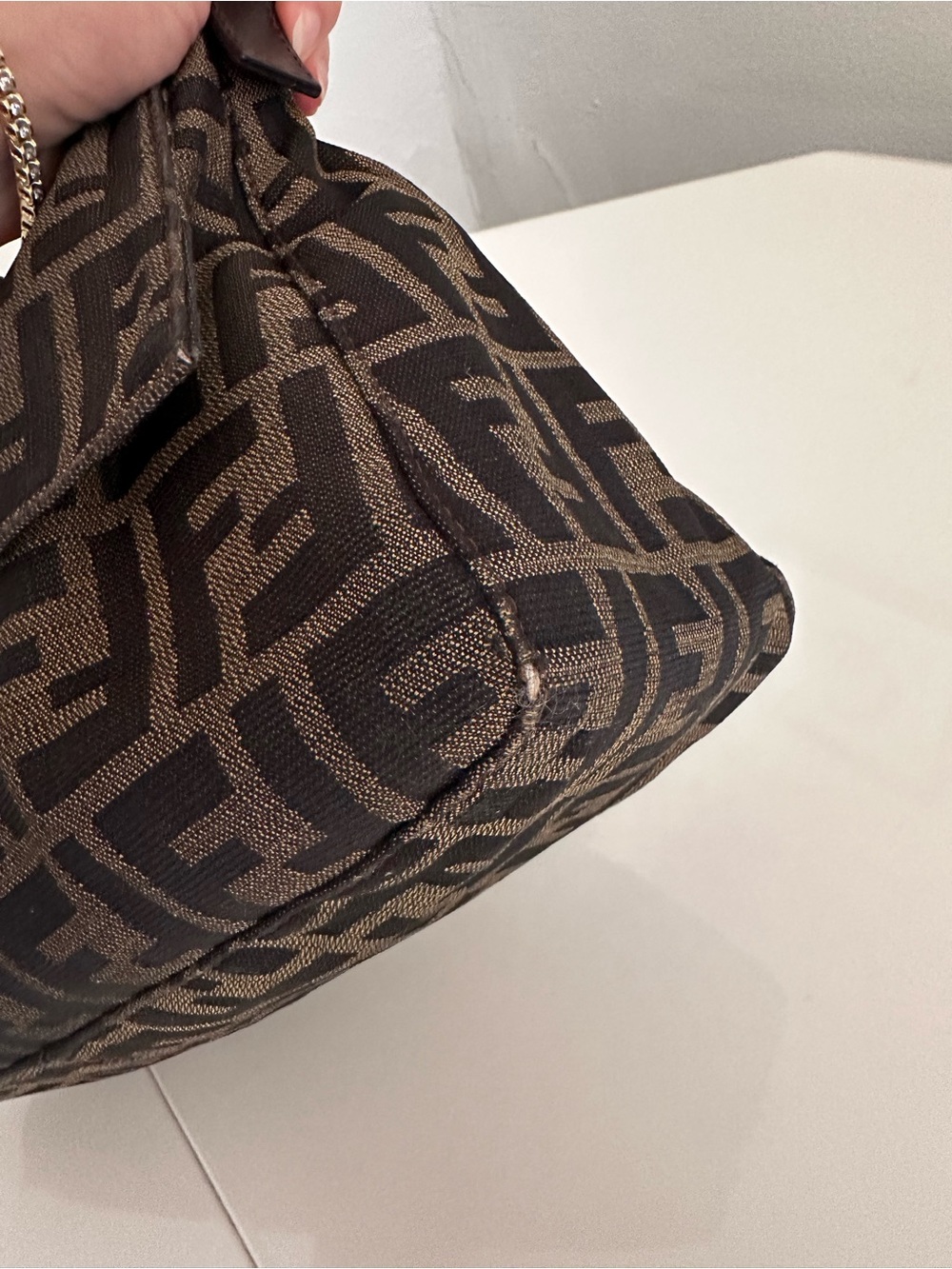 Fendi Black and Brown FF Logo Shoulder Bag - Picture 13 of 15